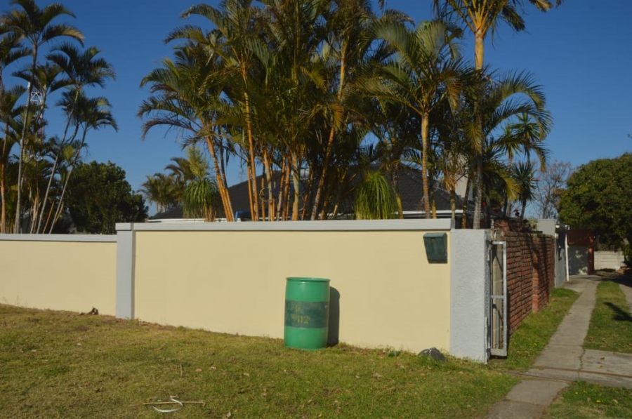 To Let 4 Bedroom Property for Rent in Beacon Bay Eastern Cape